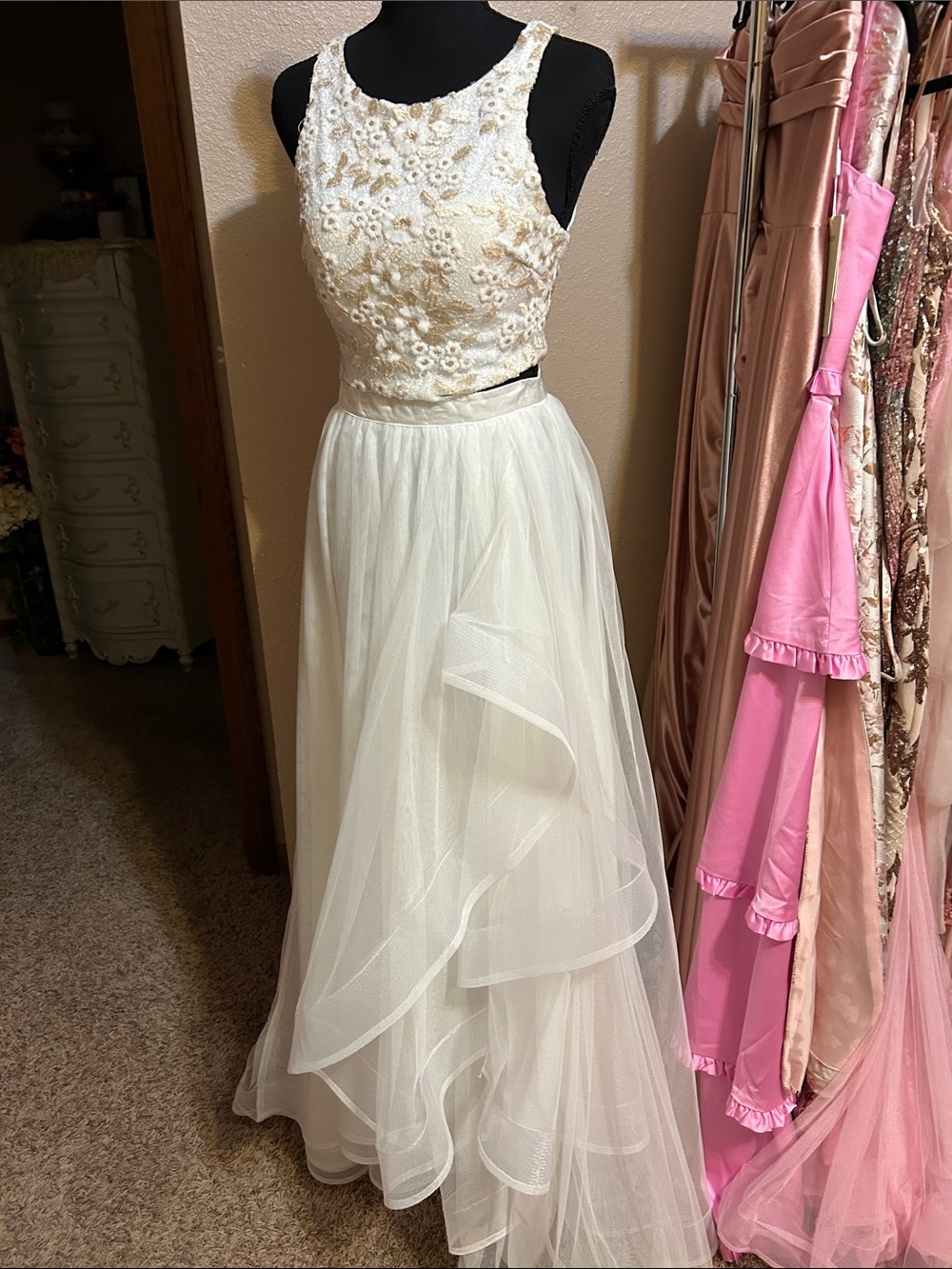 Sequin Hearts Ivory Lace Crop Top & Tulle Skirt Prom Dress NWOT